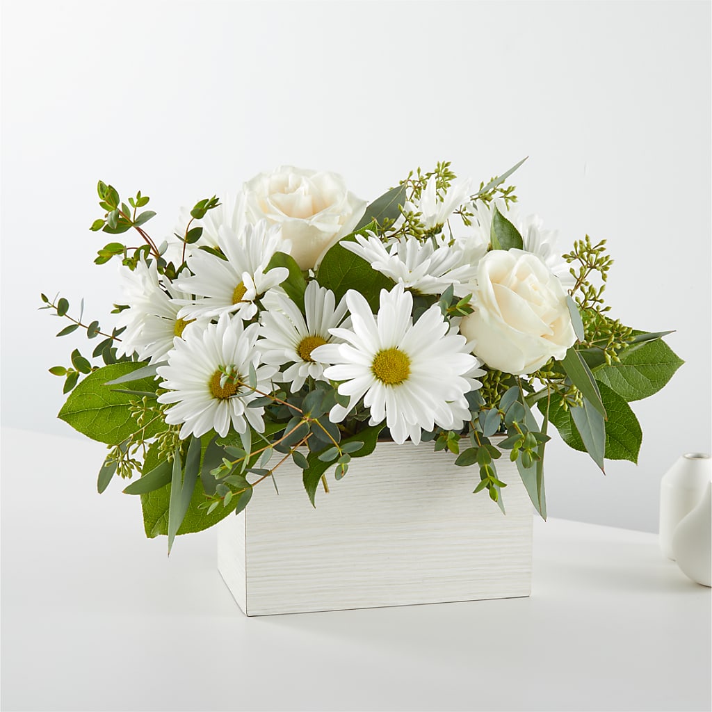 Fresh Linen Box Bouquet – Acuarela Events Inc, Land O Lakes FL