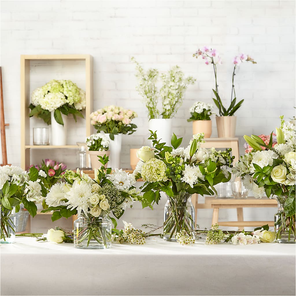 Classic Ivory – A Florist Original – Acuarela Events Inc, Land O Lakes FL